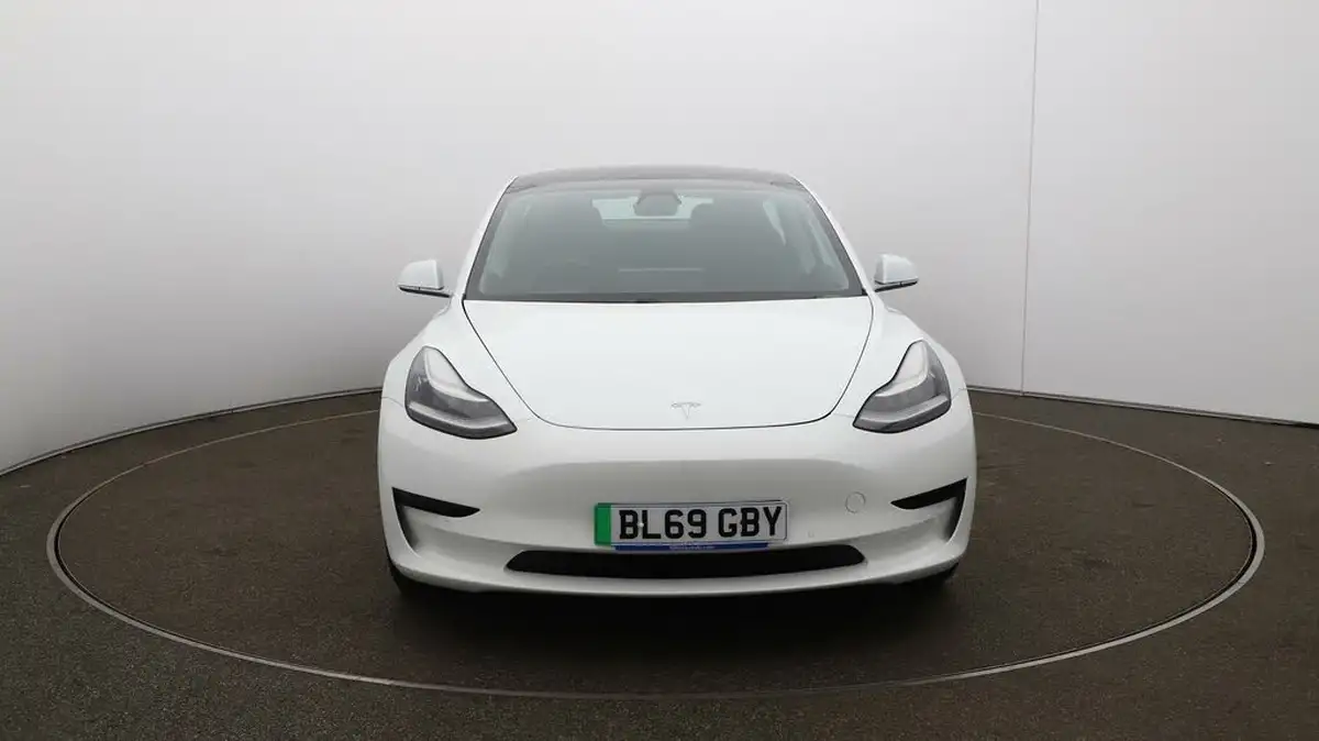 2019-tesla-model-3-e-standard-plus-big-2