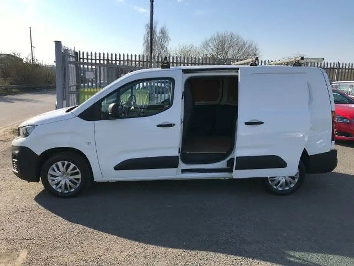 2020-peugeot-partner-15-bluehdi-950-professional-100ps-eu6dt-long-panel-big-9