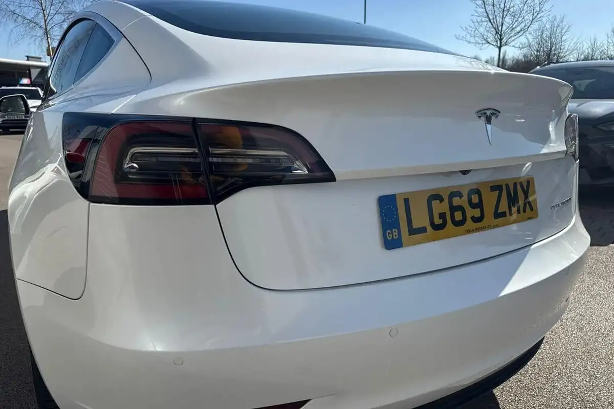 2019-tesla-model-3-e-long-range-4x4-big-15
