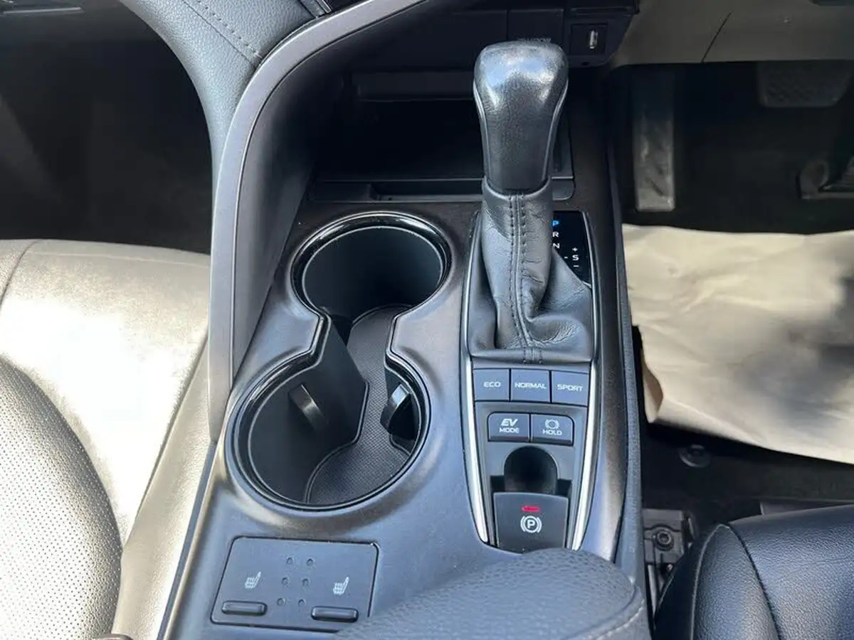 2021-toyota-camry-25-vvt-i-design-big-32