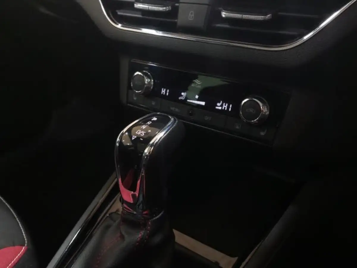 2022-skoda-kamiq-10-tsi-monte-carlo-109ps-dsg-big-16
