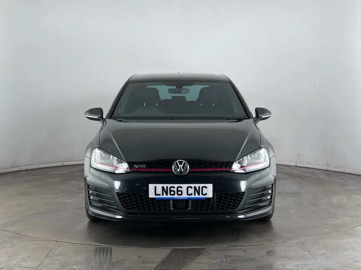 2016-volkswagen-golf-20-tsi-gti-220ps-hatchback-5d-dsg-big-6