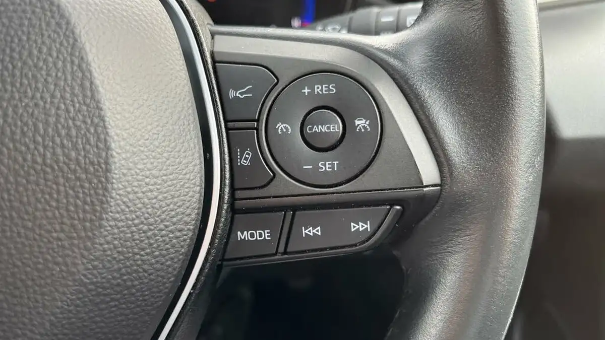 2021-toyota-corolla-18-vvt-i-icon-trk-hatchback-5d-big-39