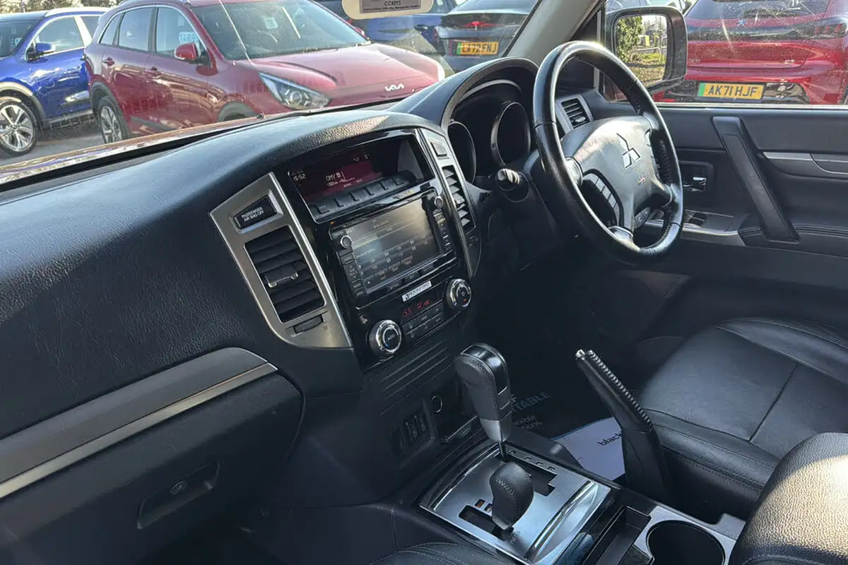 2015-mitsubishi-shogun-32td-sg3-187bhp-big-9