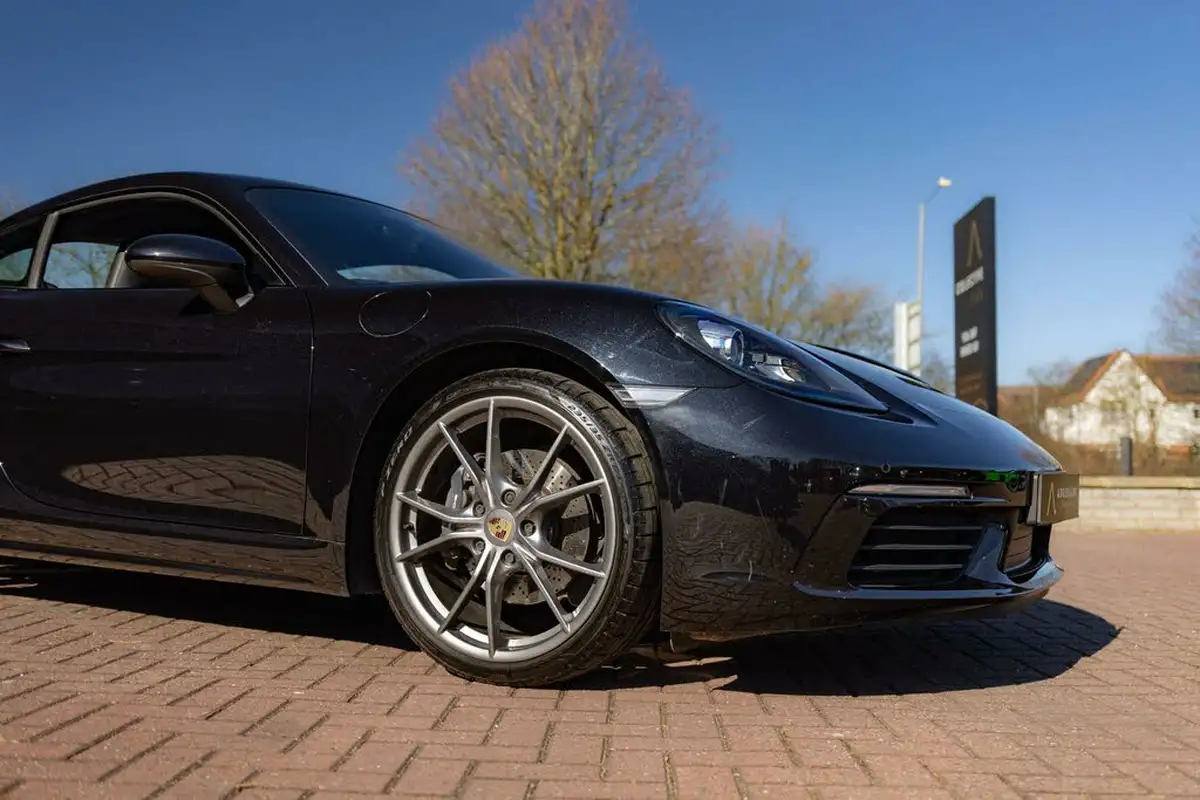 2019-porsche-cayman-718-20-cayman-big-22
