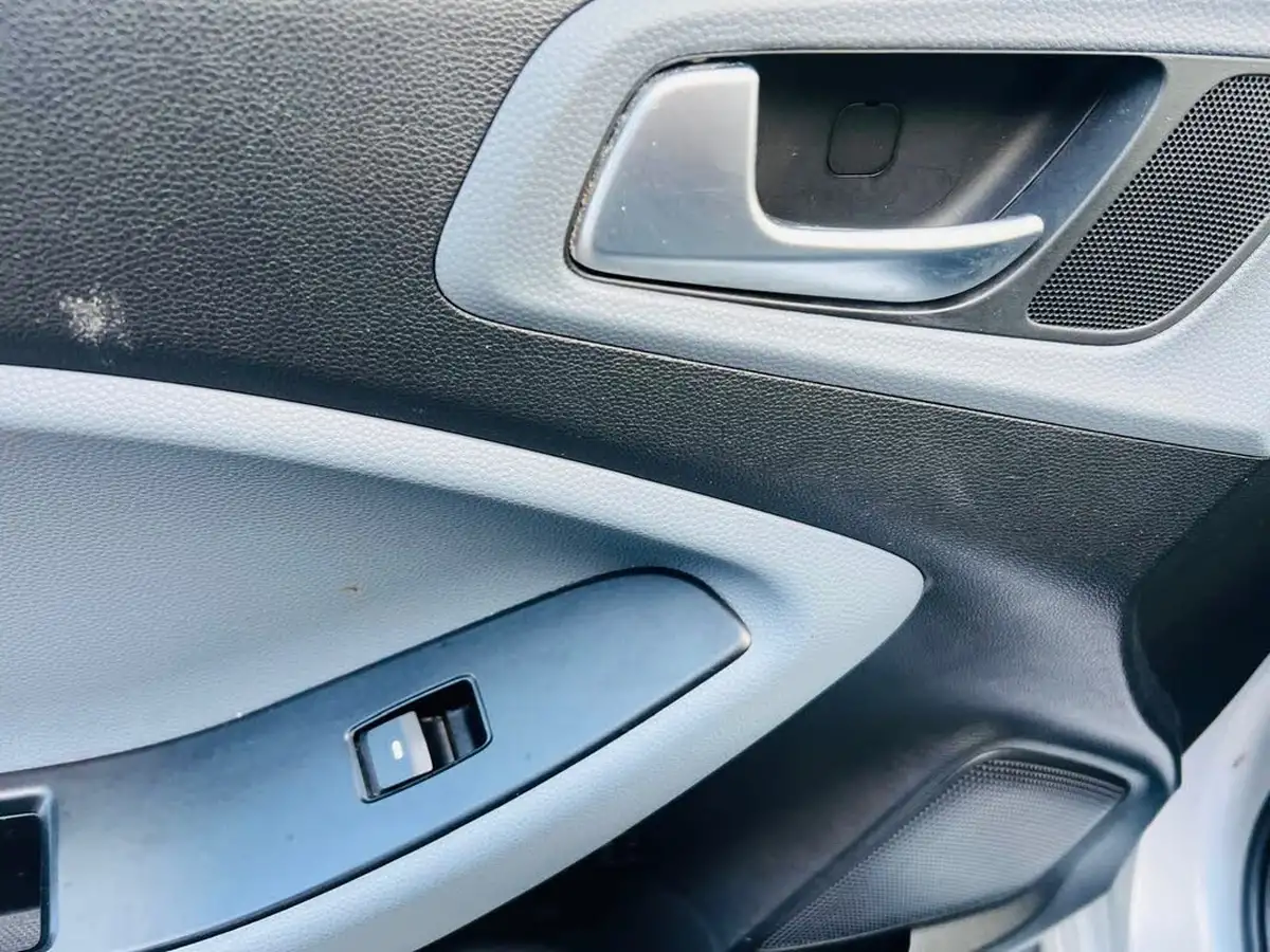 2015-hyundai-i20-14-se-big-47