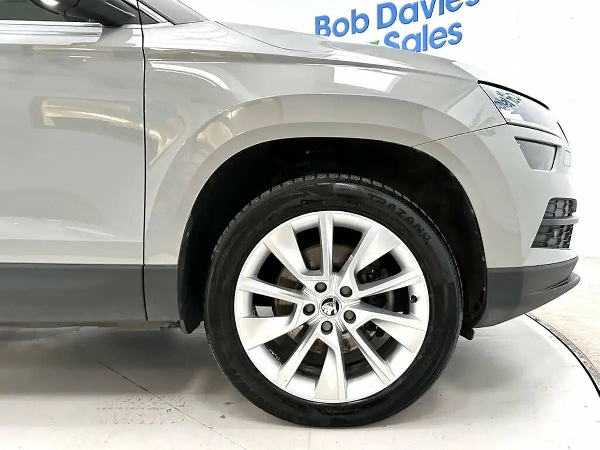 2019-skoda-karoq-20tdi-se-l-150ps-4x4-dsg-big-10