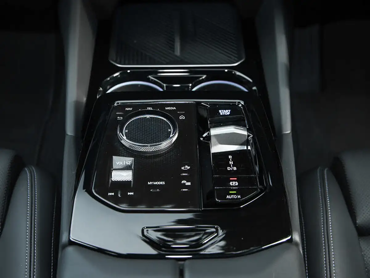 2023-bmw-5-series-e-i5-edrive40-m-sport-big-9