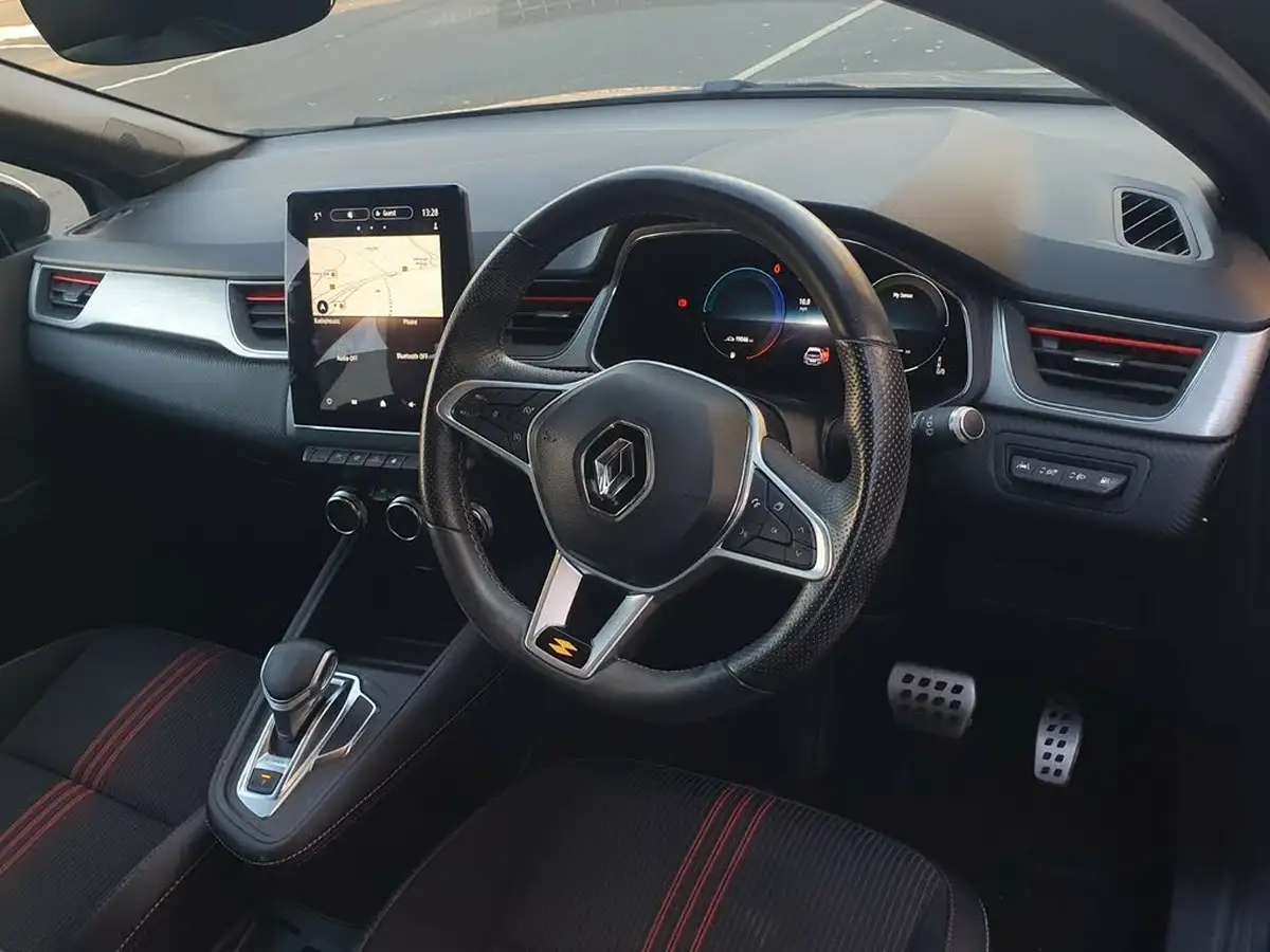 2021-renault-captur-16-rs-line-160ps-phev-big-14