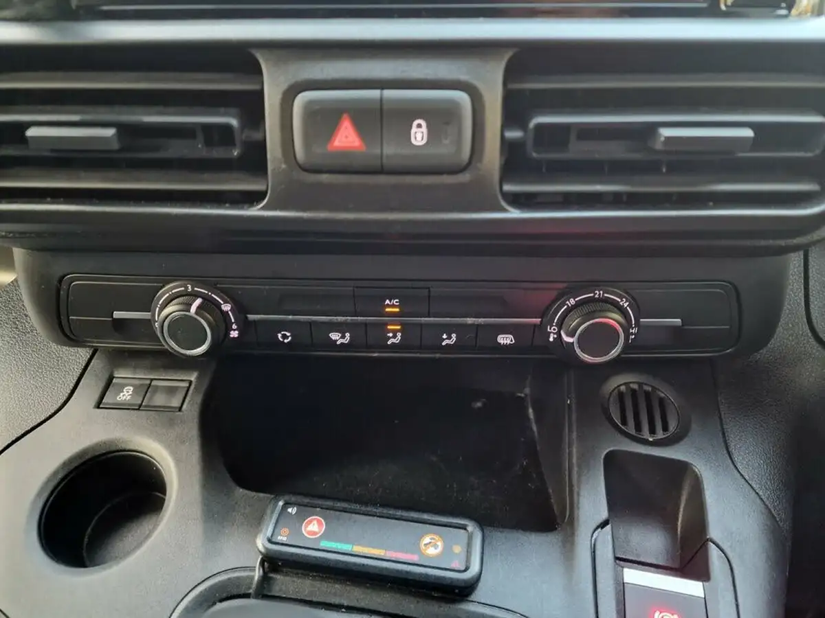 2019-peugeot-partner-15-bluehdi-1000-professional-100ps-eu6dt-panel-big-26