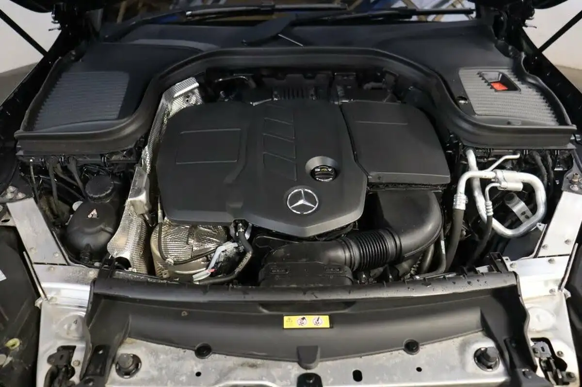2020-mercedes-benz-glc-class-20d-glc220d-amg-line-station-wagon-5d-4matic-plus-big-37