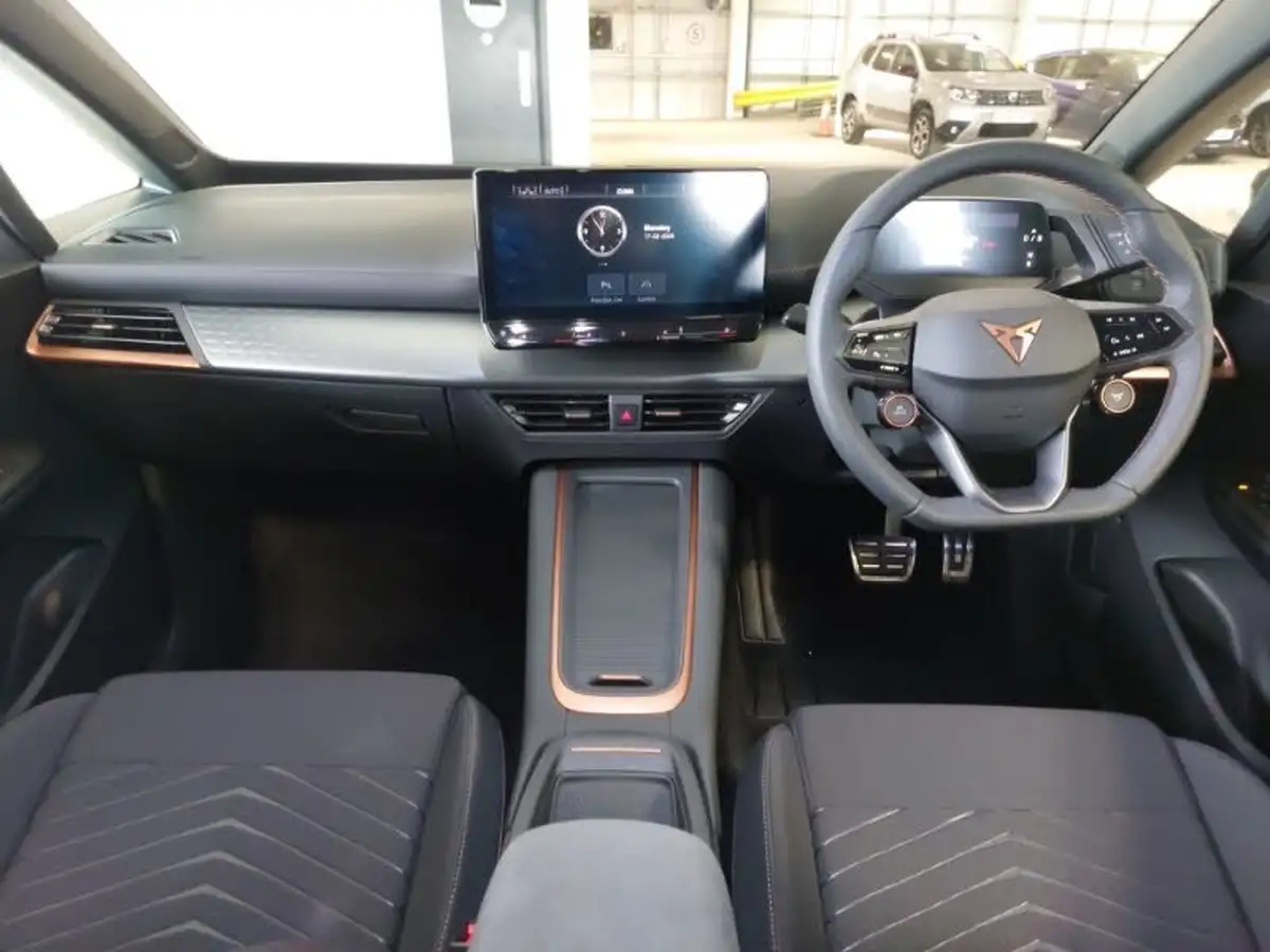 2024-cupra-born-e-v2-230ps-58kwh-e-boost-big-2