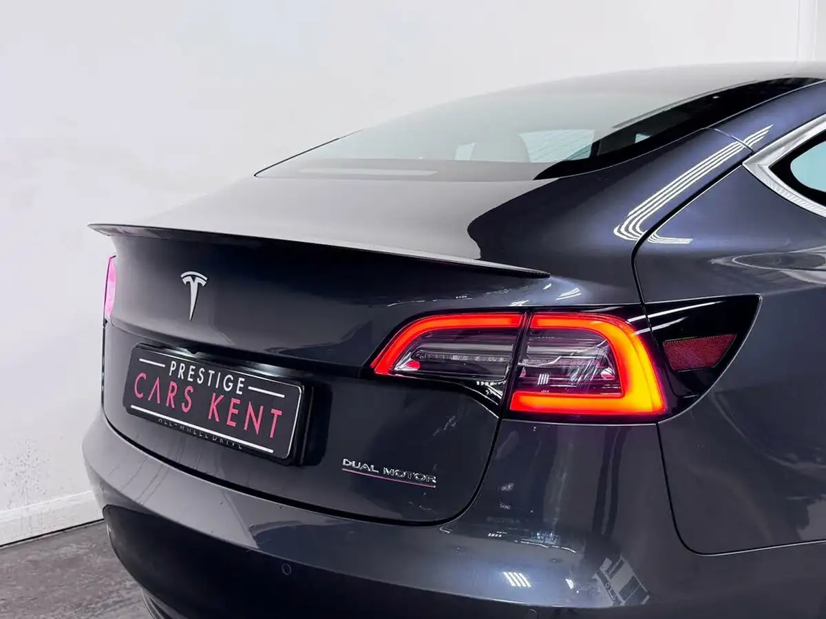 2019-tesla-model-3-e-4x4-performance-pack-big-12