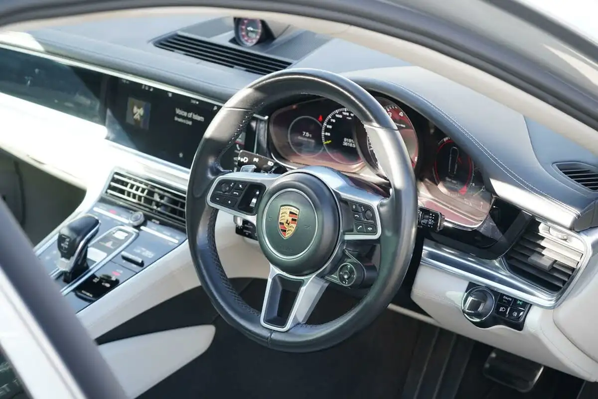 2018-porsche-panamera-29-v6-4-e-hybrid-sport-turismo-big-19