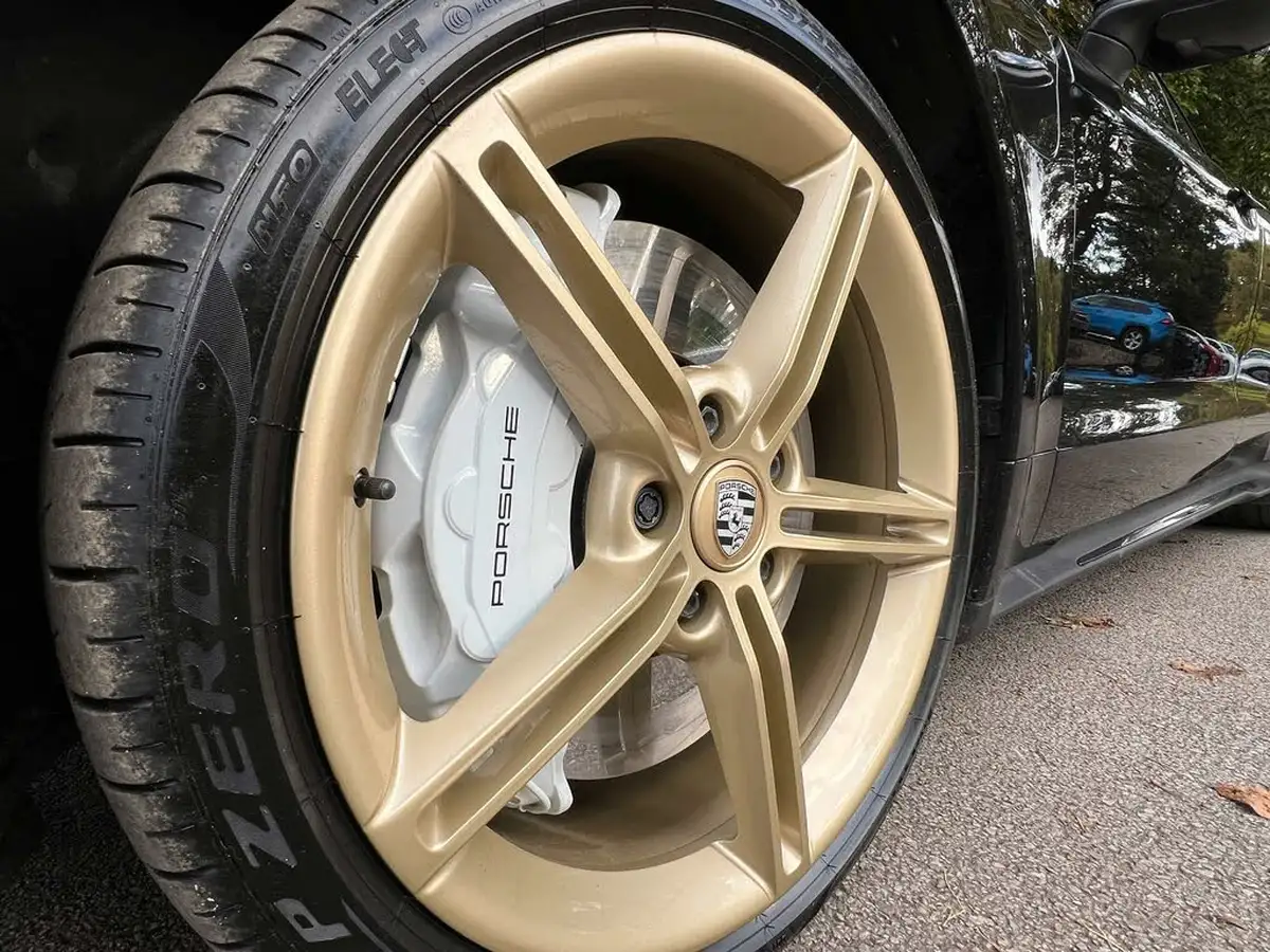 2020-porsche-taycan-e-turbo-big-54