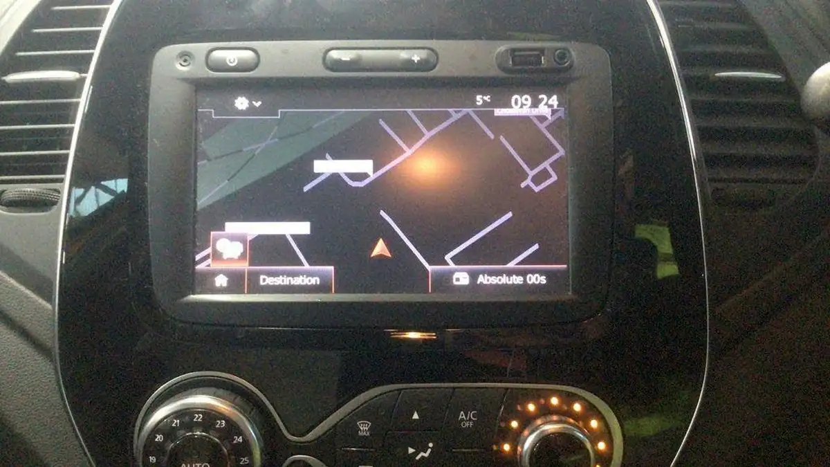 2018-renault-captur-09-tce-iconic-big-4