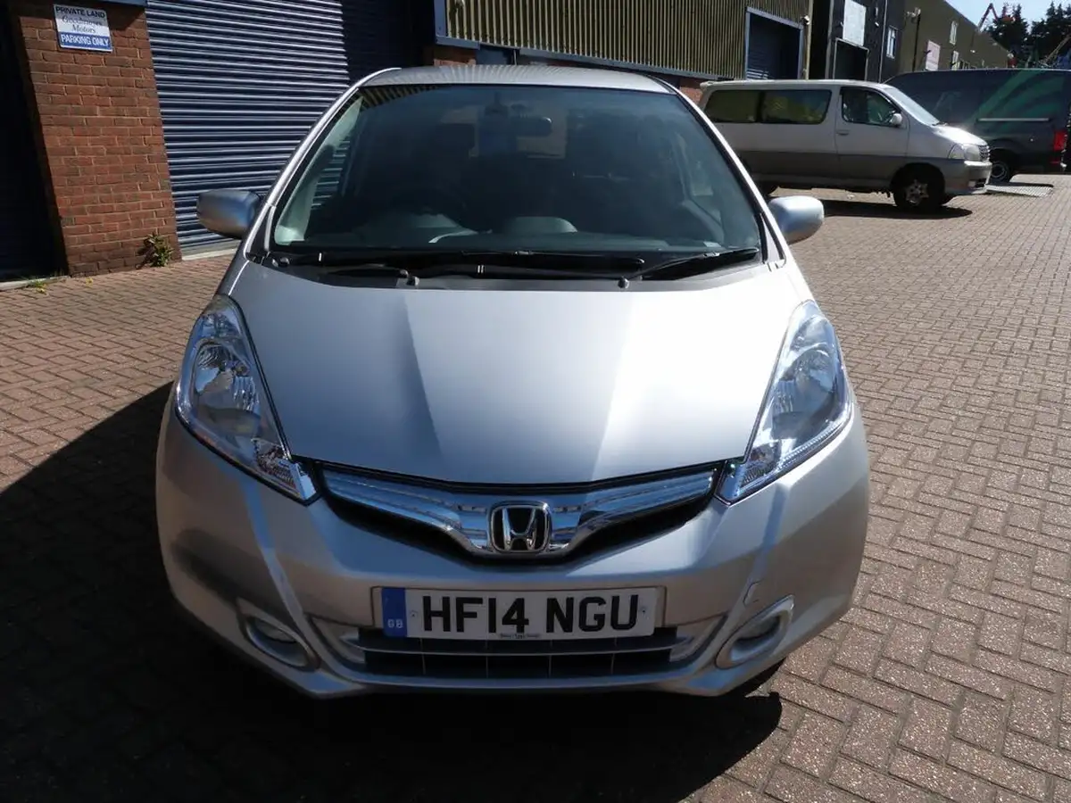 2014-honda-jazz-13-hs-big-1