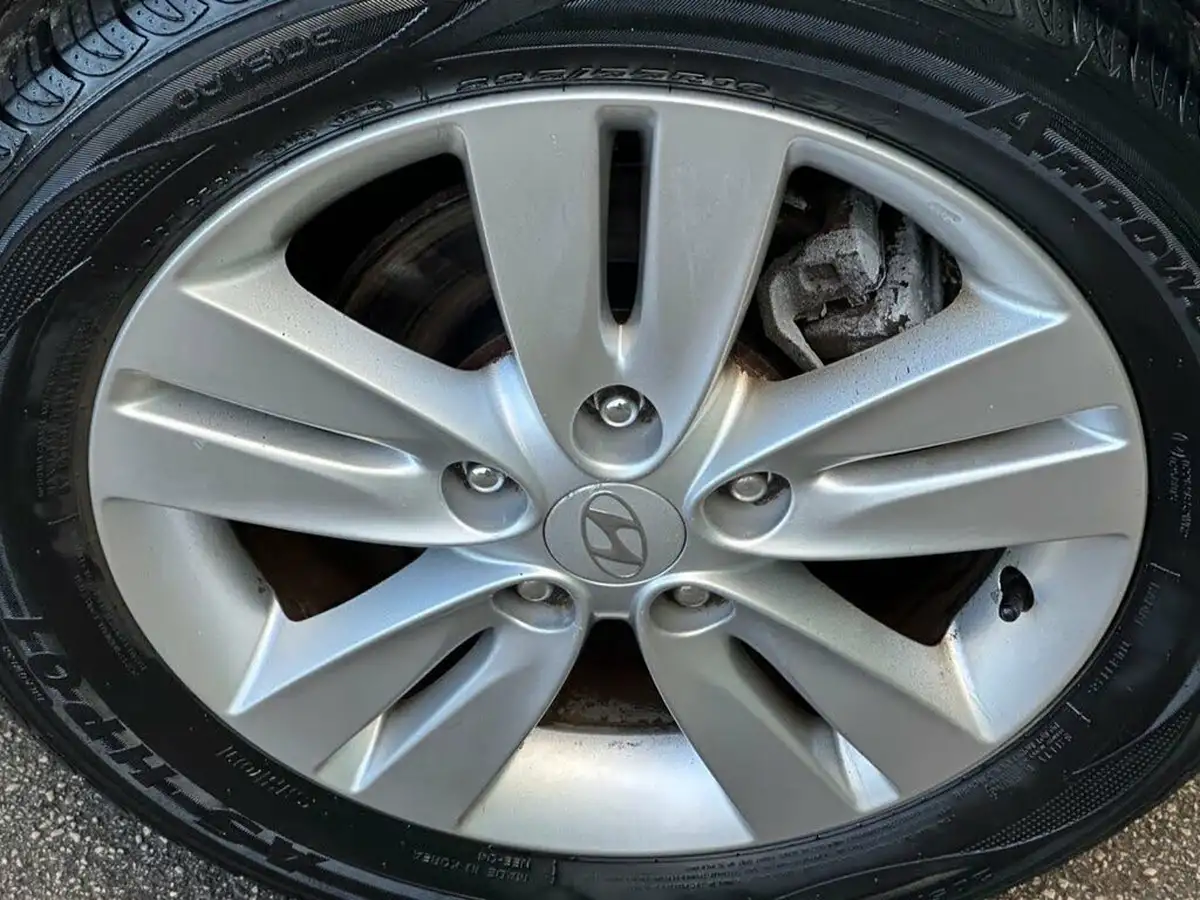 2012-hyundai-ix20-14-active-big-45