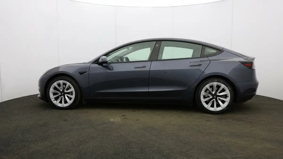 2020-tesla-model-3-e-long-range-big-68