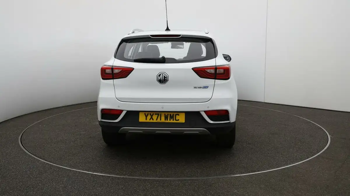 2021-mg-zs-suv-e-exclusive-ev-big-5