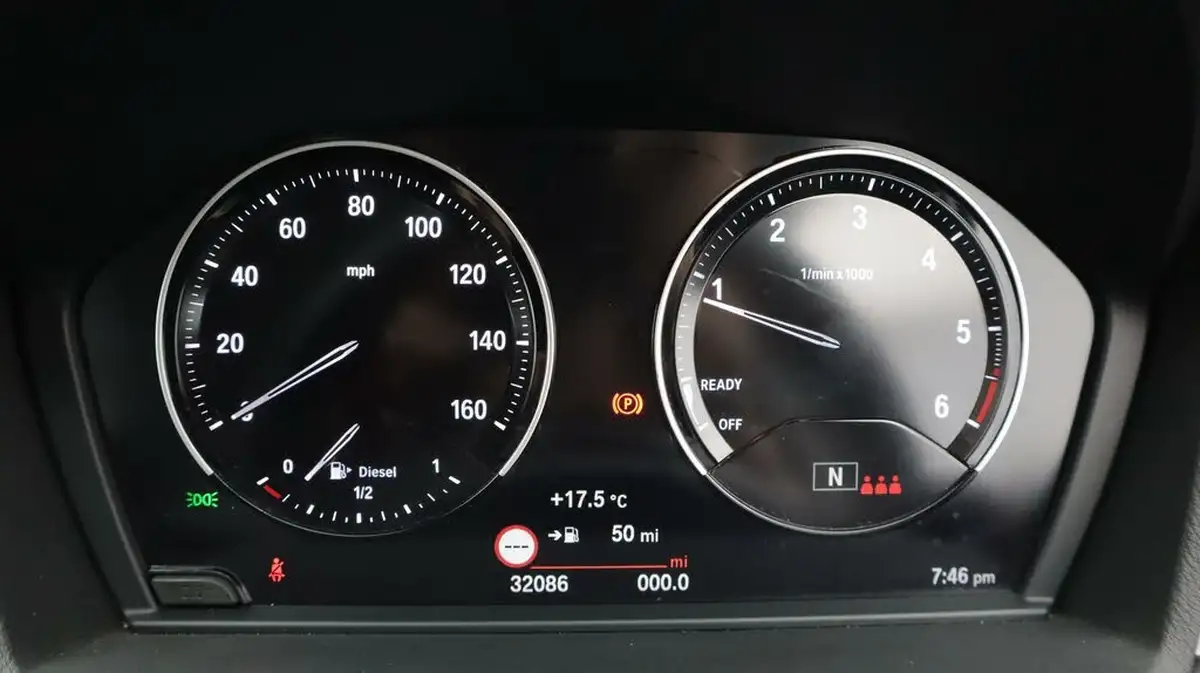 2021-bmw-x1-20td-sdrive18d-xline-big-10