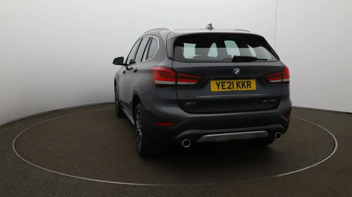 2021-bmw-x1-20td-sdrive18d-xline-big-52
