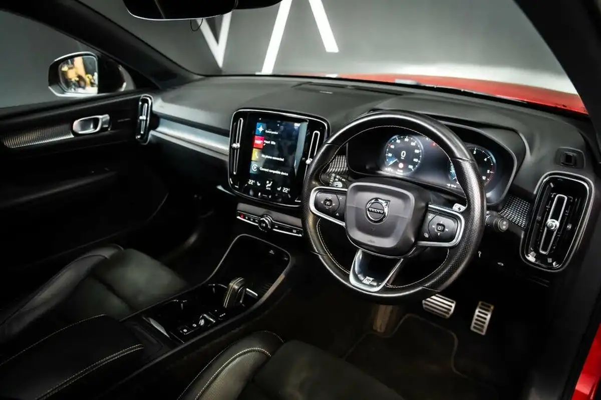 2018-volvo-xc40-20td-d4-first-edition-big-2