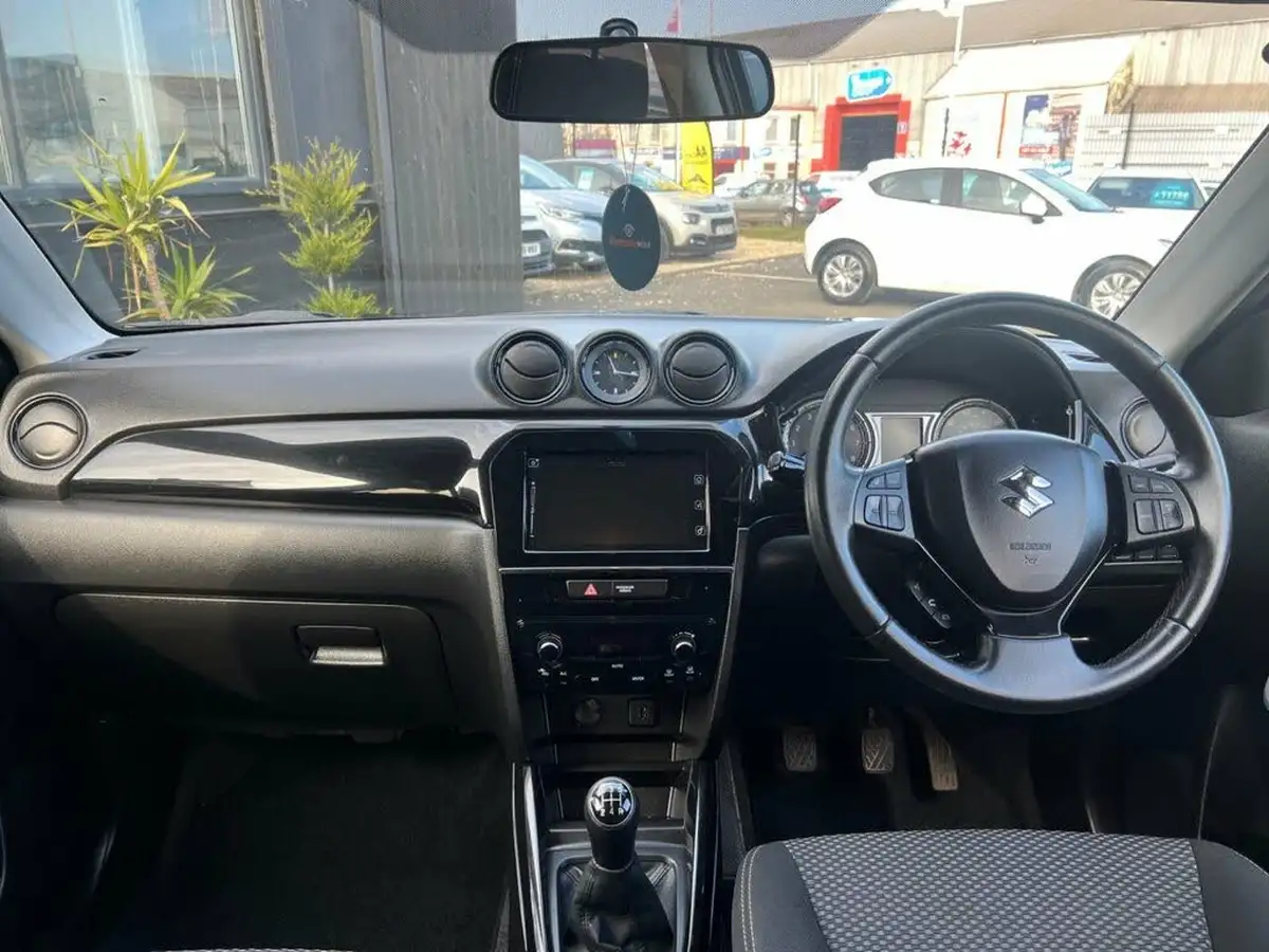 2017-suzuki-vitara-16-kuro-big-19