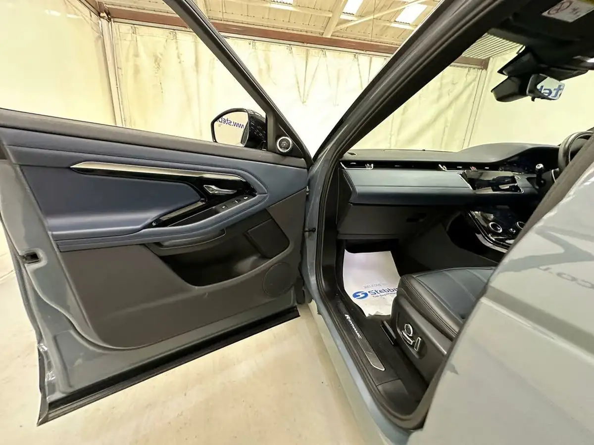 2021-land-rover-range-rover-evoque-15-p300e-r-dynamic-hse-big-29