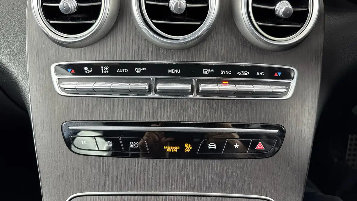 2019-mercedes-benz-glc-class-20d-glc220d-amg-line-station-wagon-5d-4matic-plus-big-17