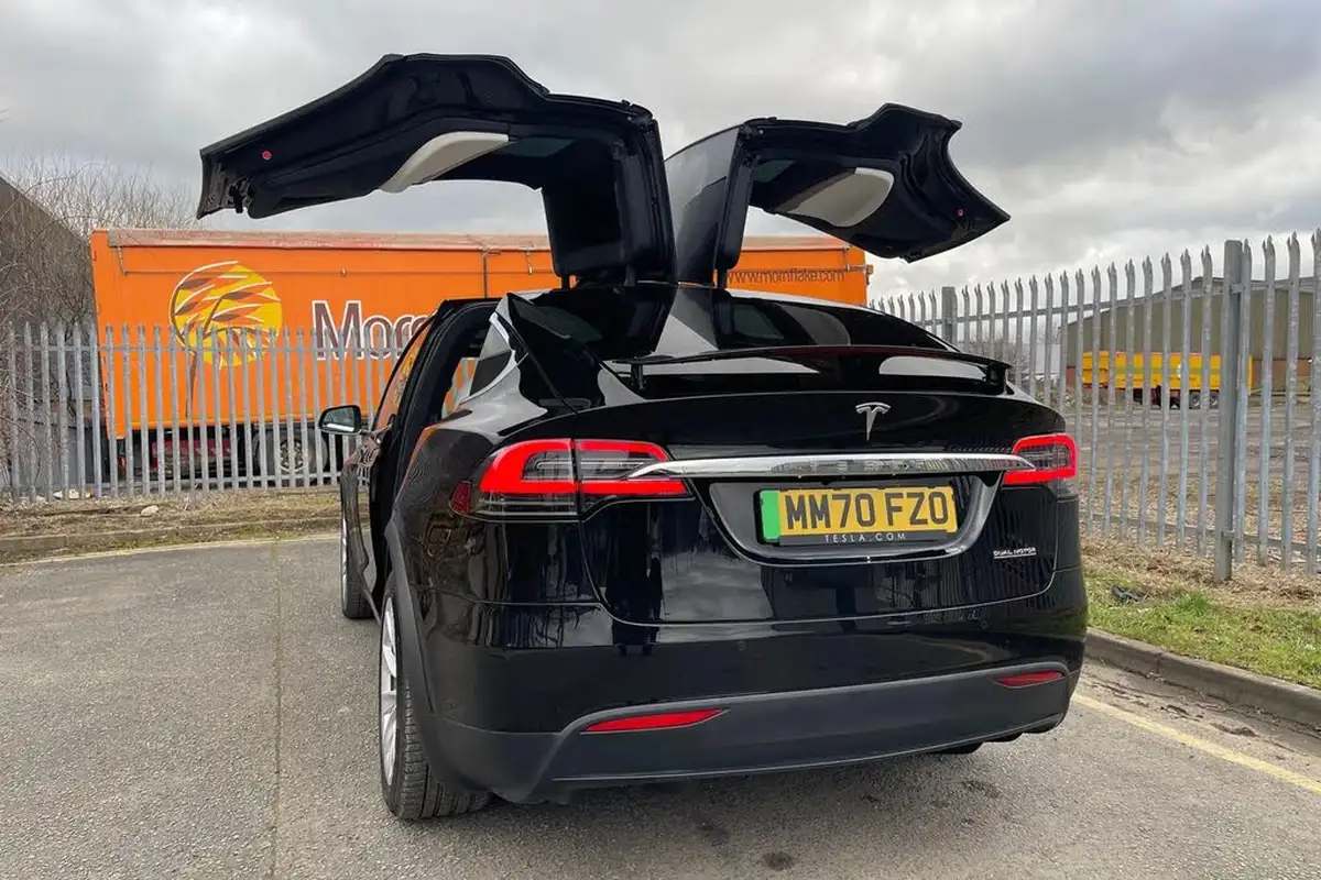 2020-tesla-model-x-e-ludicrous-performance-big-39
