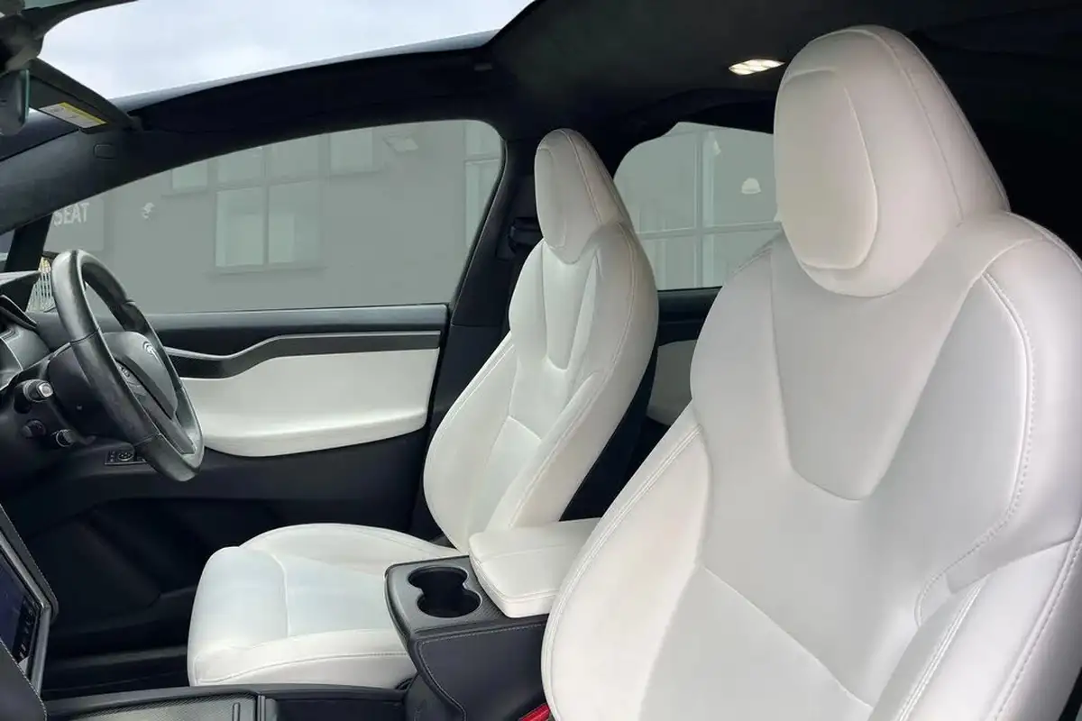 2020-tesla-model-x-e-ludicrous-performance-big-15
