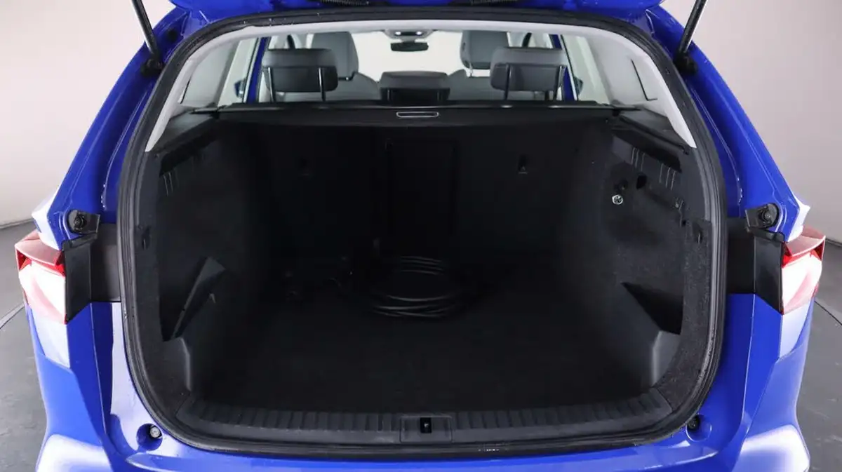 2022-skoda-enyaq-e-80-82-kwh-big-16