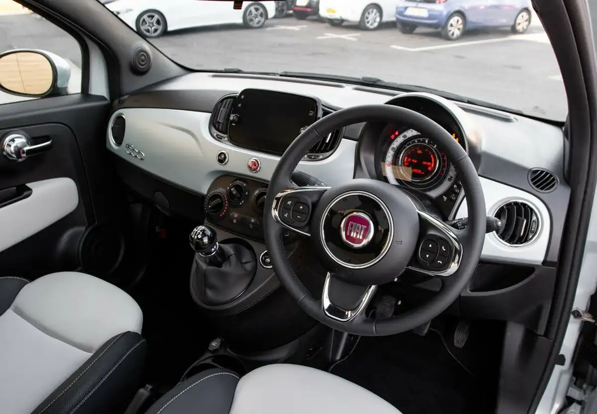 2022-fiat-500-10-dolcevita-big-4