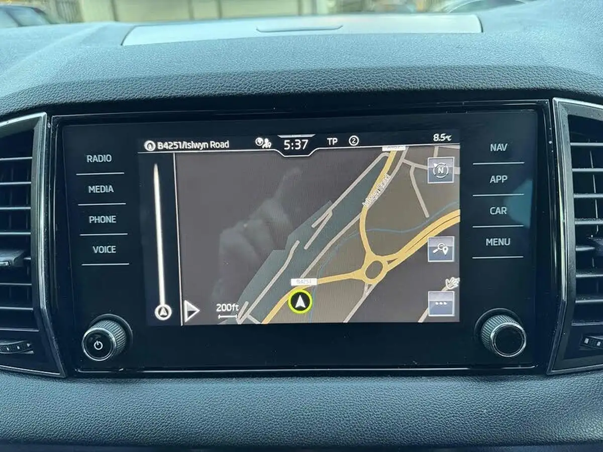 2022-skoda-karoq-15-tsi-se-technology-big-19