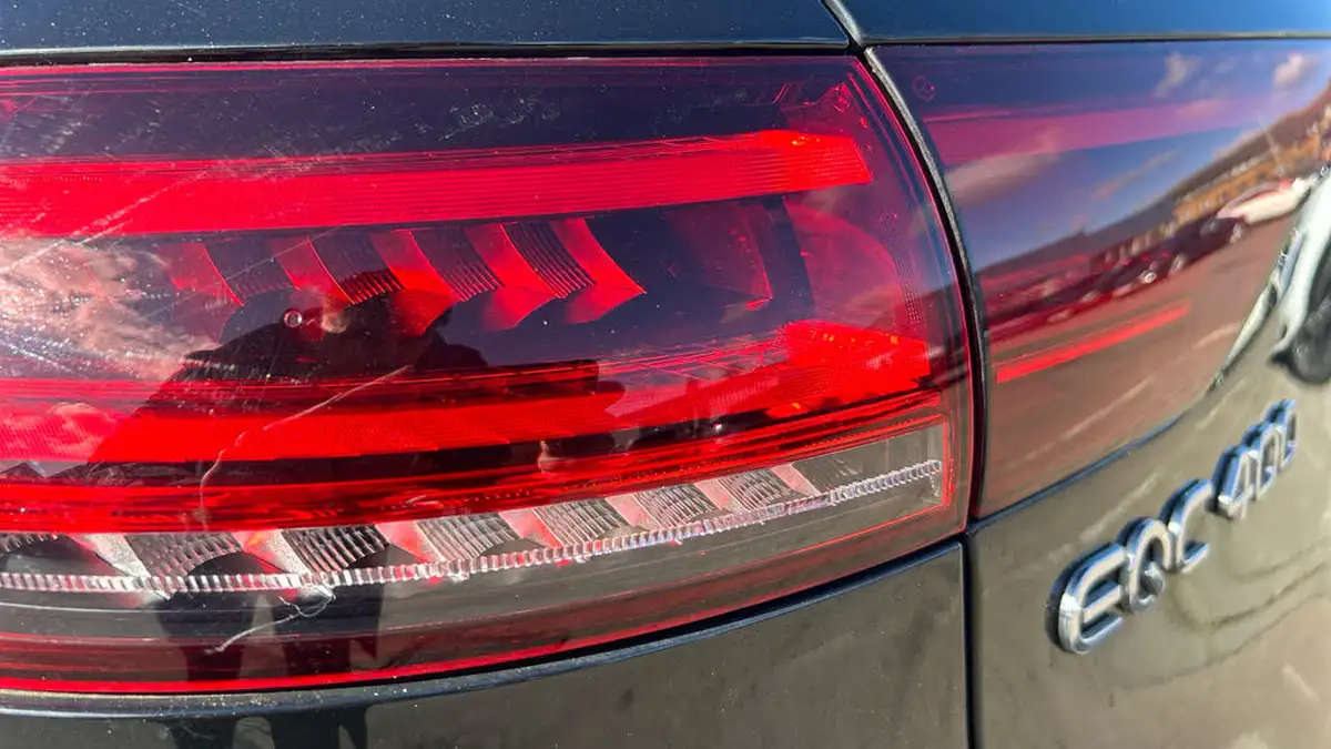 2021-mercedes-benz-eqc-e-eqc-400-amg-line-big-18