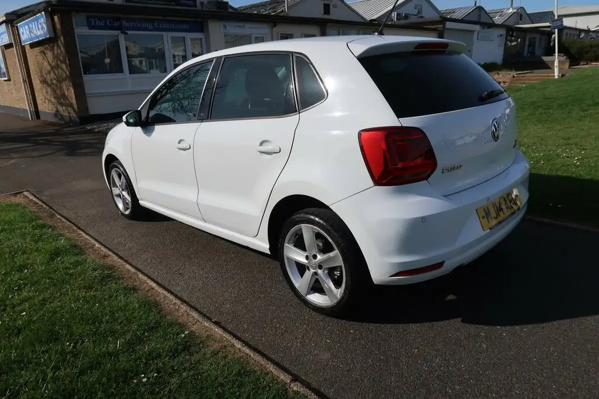 2014-volkswagen-polo-12-tsi-sel-5d-dsg-big-8