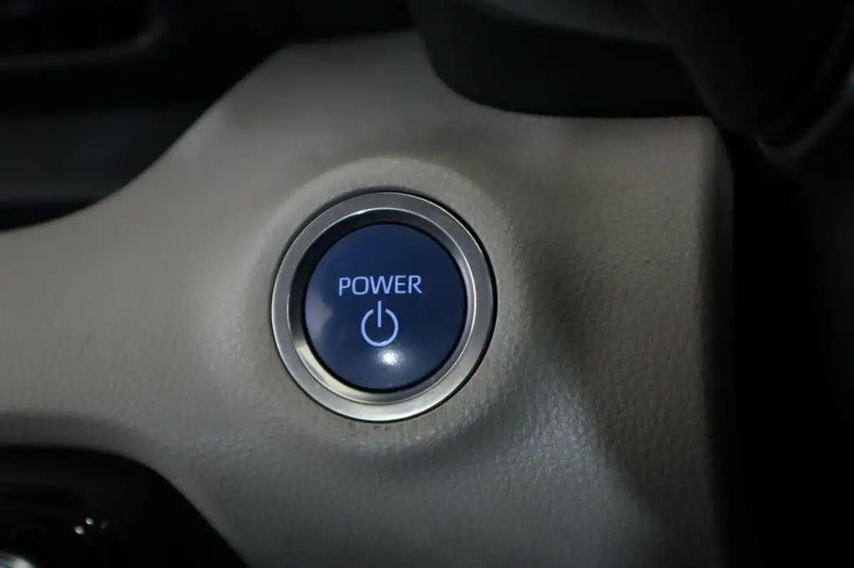 2021-toyota-yaris-15-vvt-i-excel-big-17