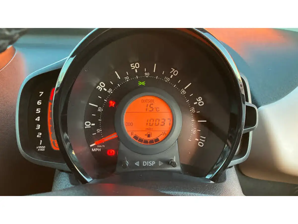 2019-citroen-c1-10-vti-elle-big-17