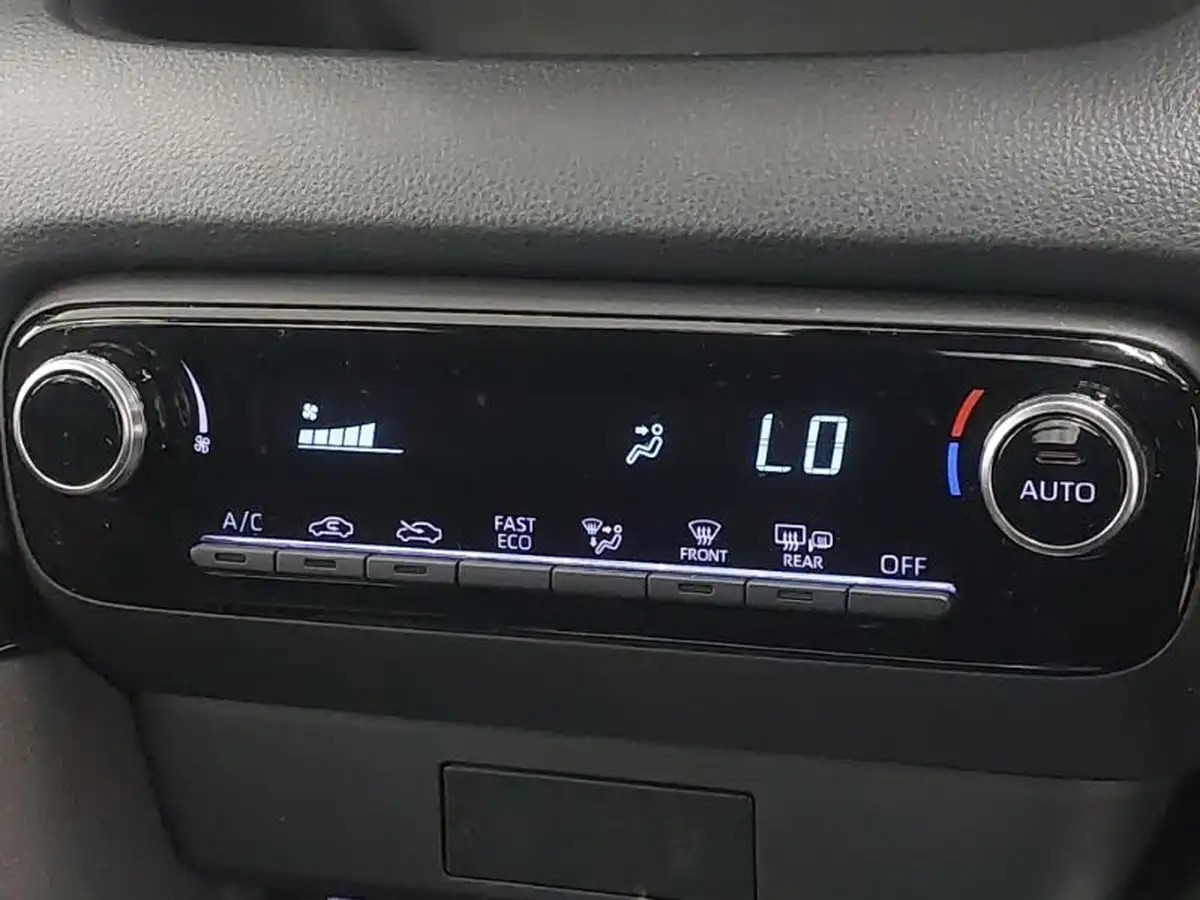2024-mazda-mazda2-15-exclusive-line-big-15