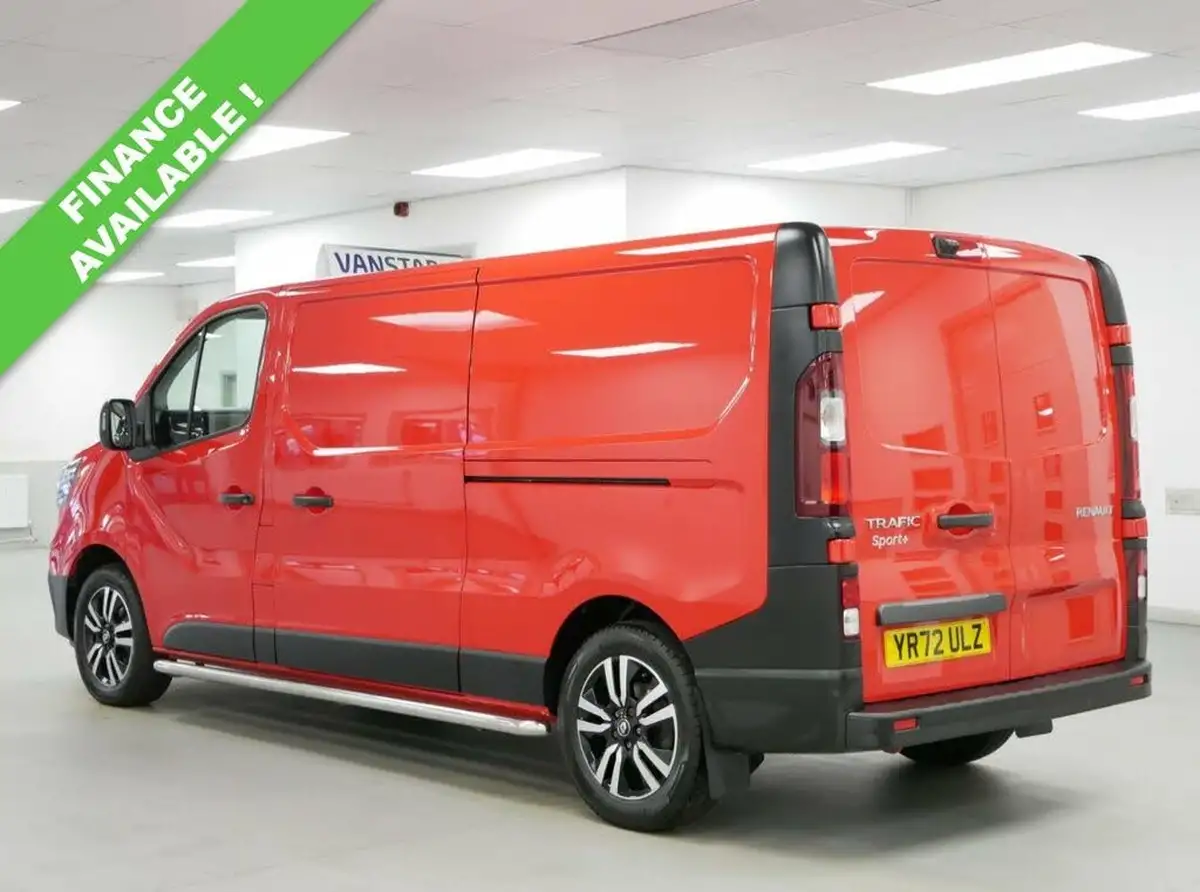 2022-renault-trafic-20dci-ll30-150-sport-panel-big-14