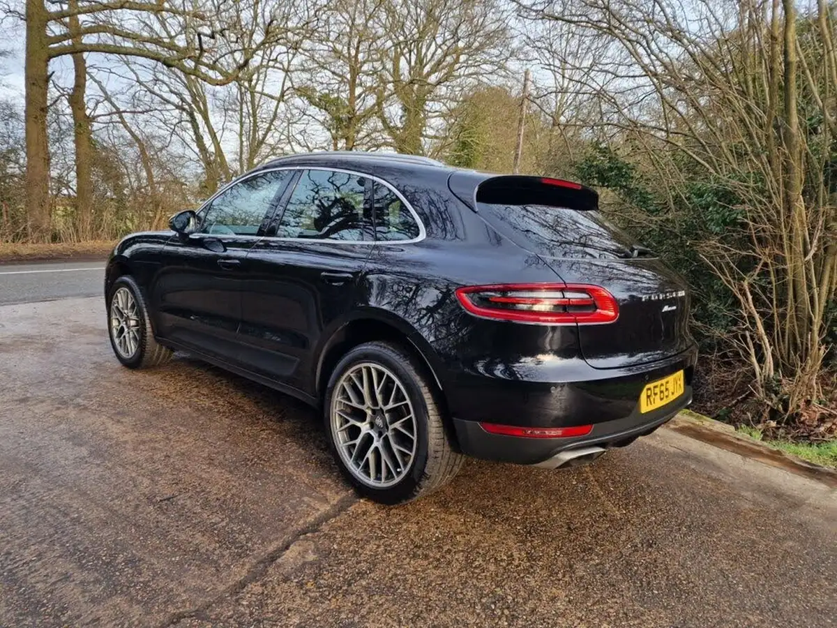2015-porsche-macan-20-big-9