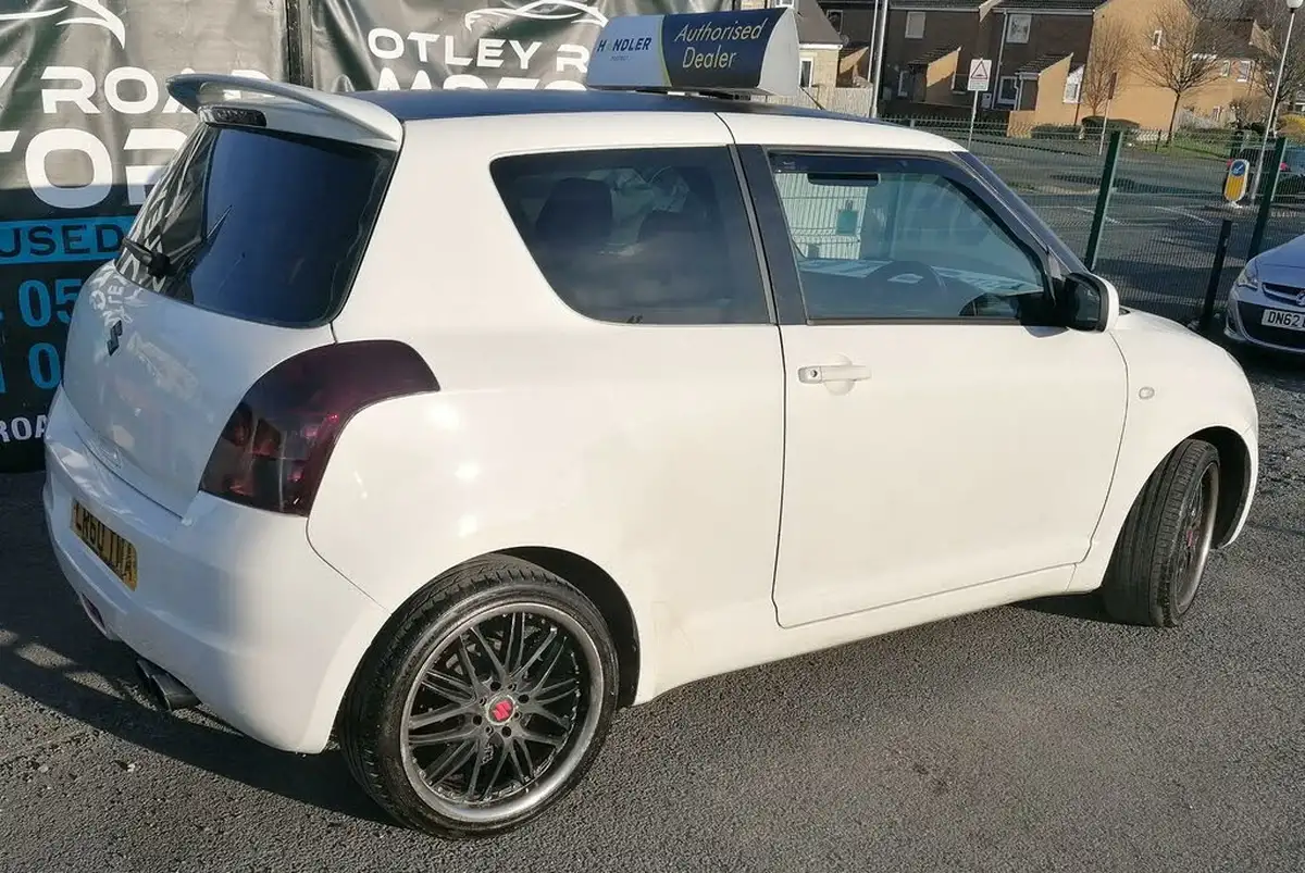 2010-suzuki-swift-13-sz3-3d-big-31