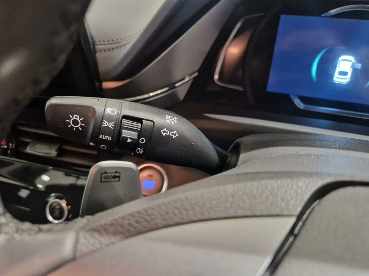 2022-hyundai-ioniq-e-premium-electric-big-22