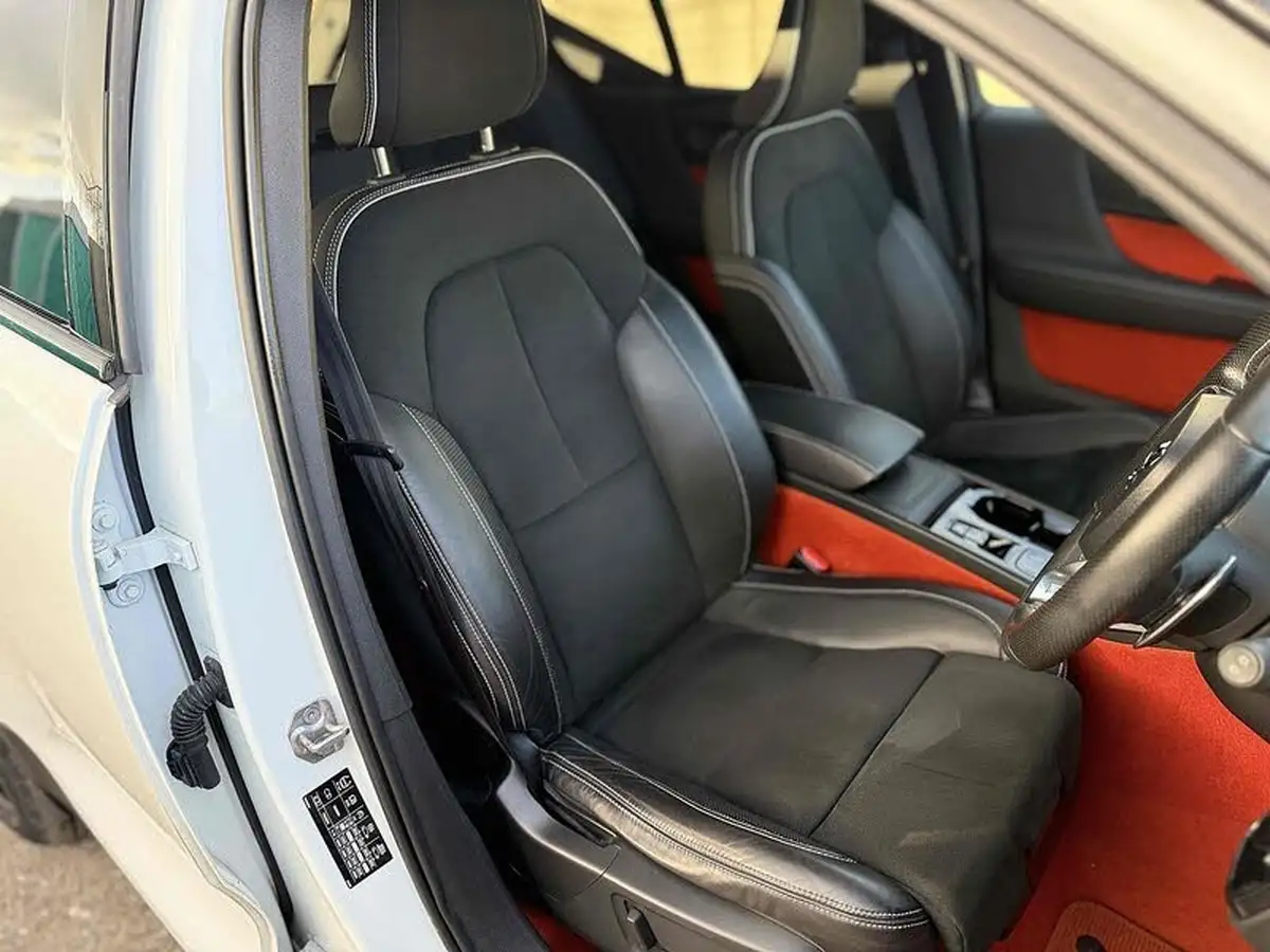 2018-volvo-xc40-20td-d3-r-design-awd-geartronic-big-8