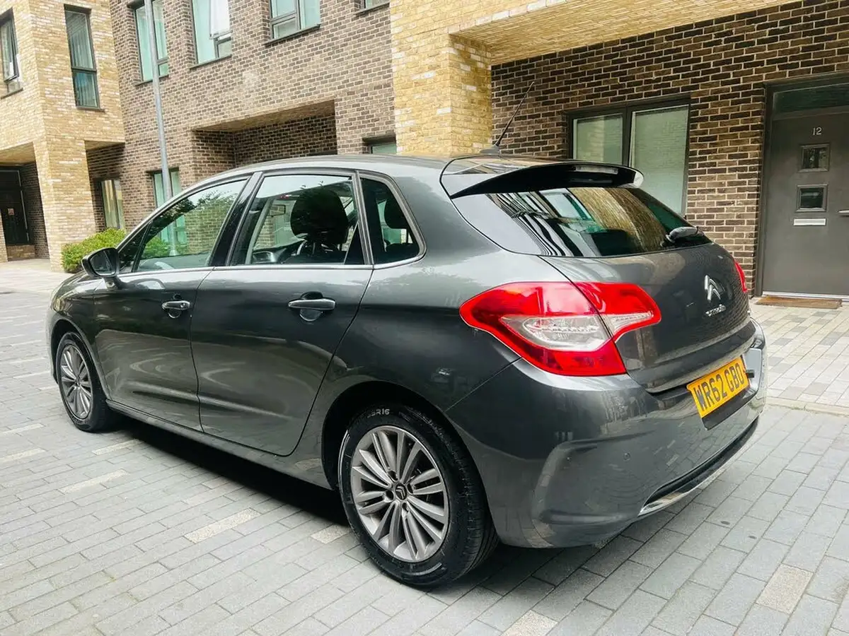 2012-citroen-c4-16-vtr-auto-big-15