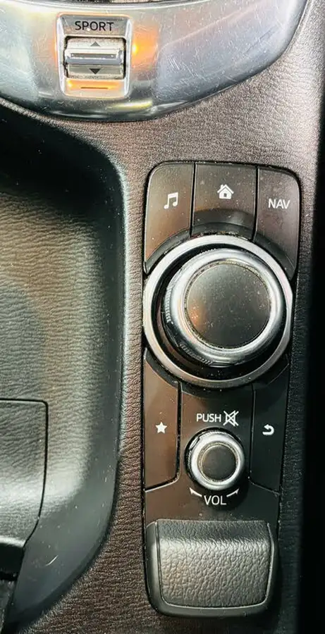 2017-mazda-mazda2-15-se-l-nav-auto-big-24