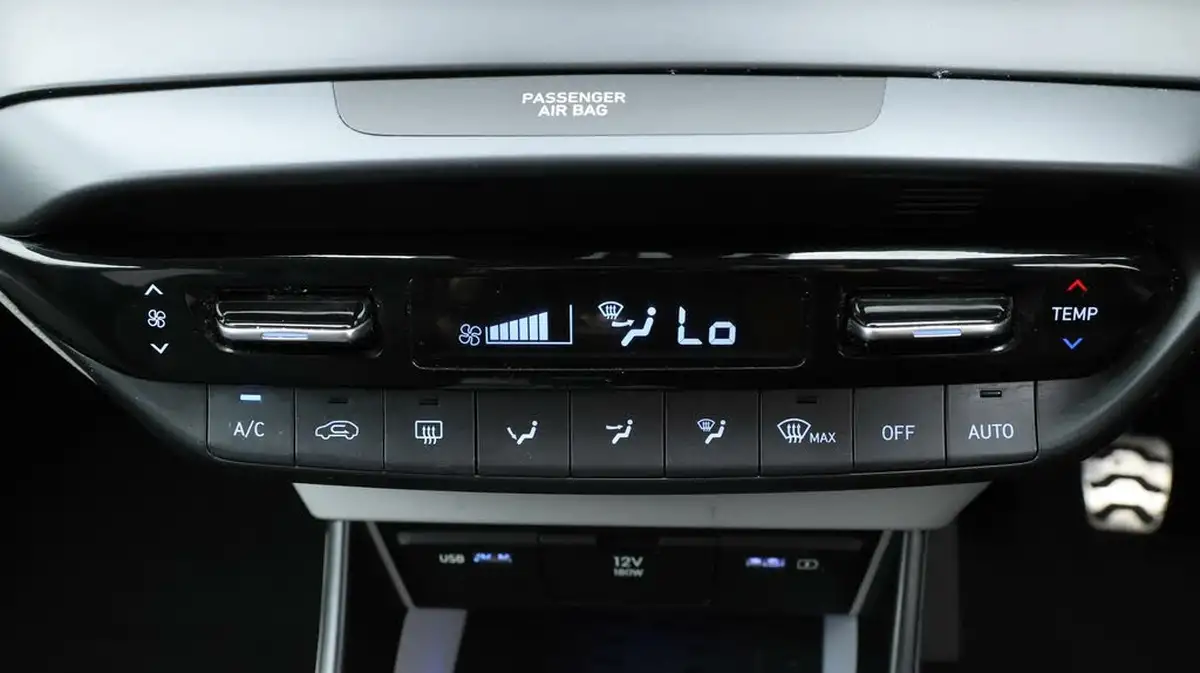 2022-hyundai-bayon-10-t-gdi-ultimate-100ps-big-12