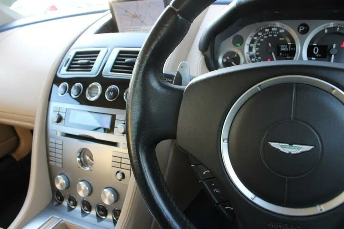 2008-aston-martin-db9-59-volante-touchtronic-ii-big-27