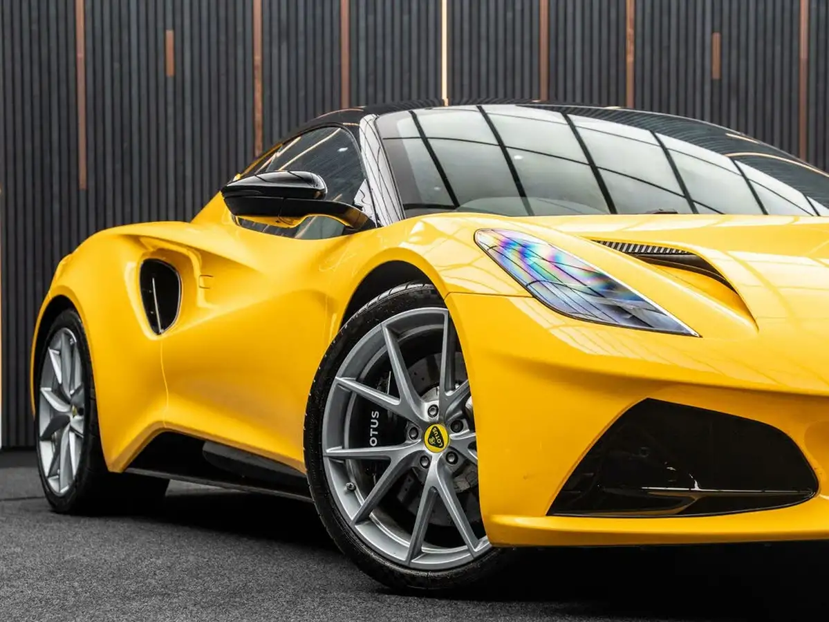 2022-lotus-emira-35-first-edition-v6-big-4